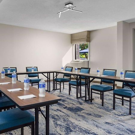 Hampton Inn Ft. Lauderdale-Cypress Creek Форт-Лодердейл Экстерьер фото
