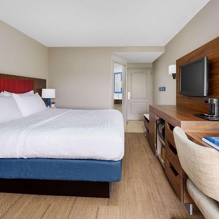 Hampton Inn Ft. Lauderdale-Cypress Creek Форт-Лодердейл Экстерьер фото