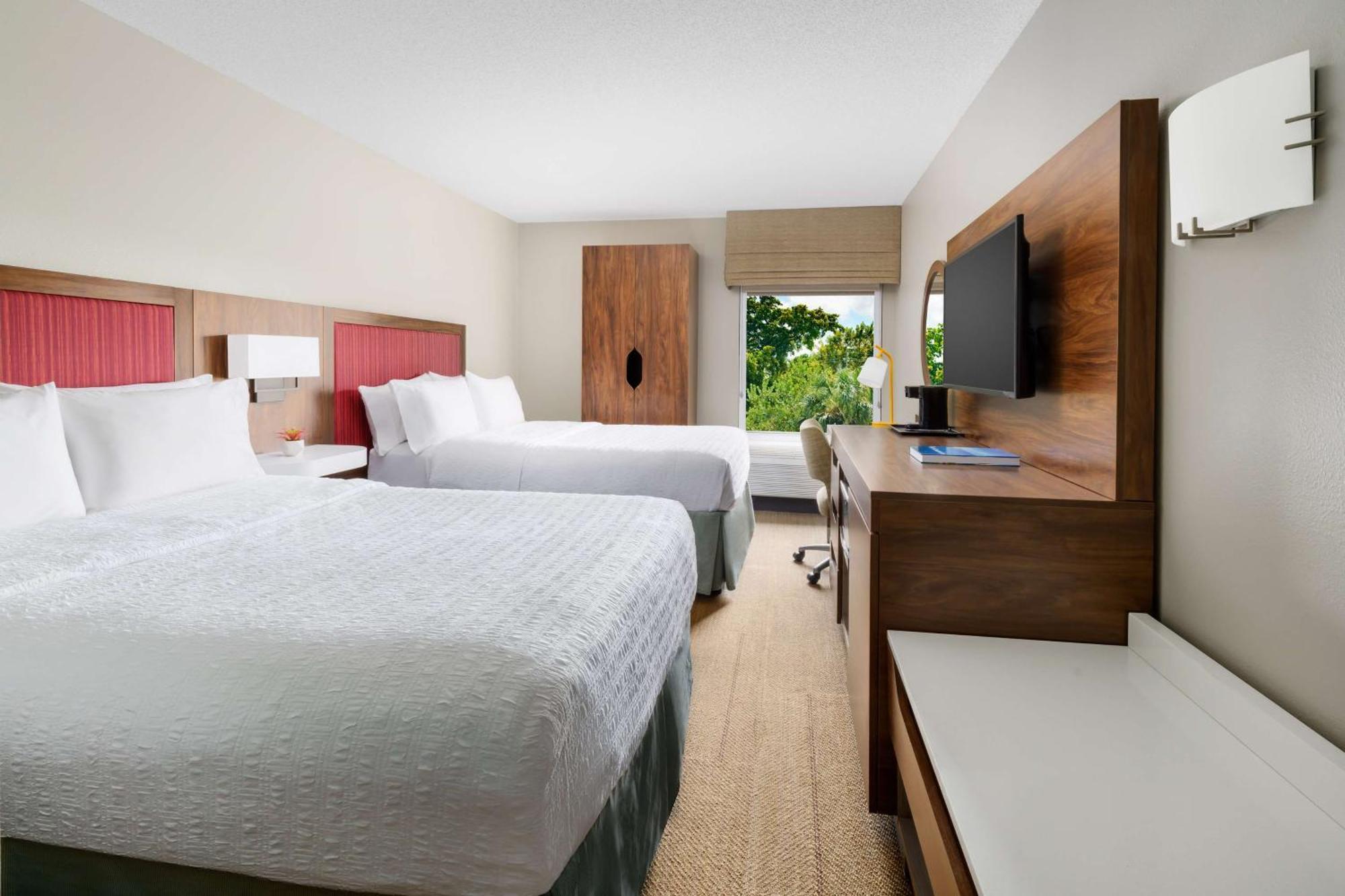 Hampton Inn Ft. Lauderdale-Cypress Creek Форт-Лодердейл Экстерьер фото