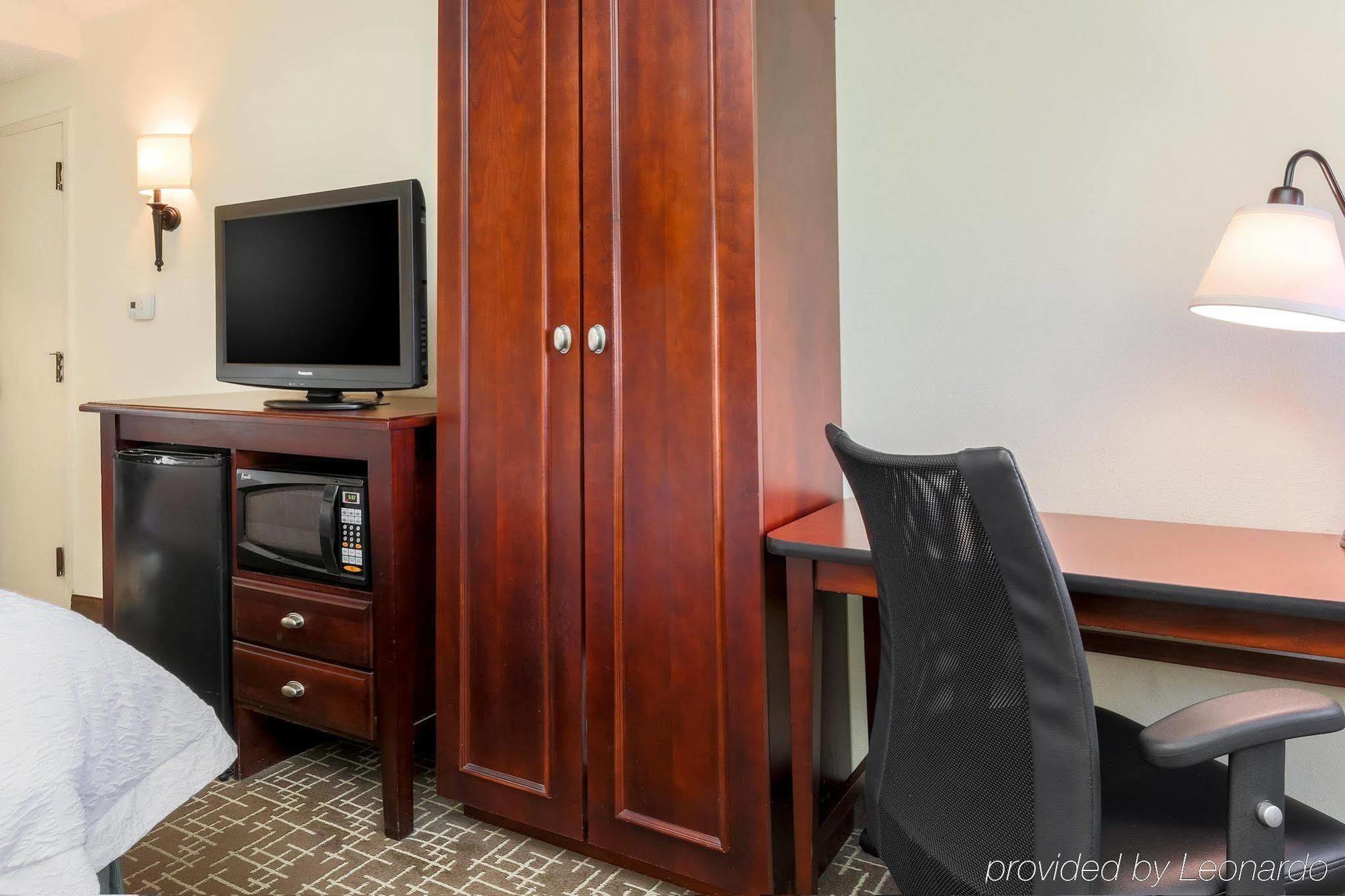 Hampton Inn Ft. Lauderdale-Cypress Creek Форт-Лодердейл Экстерьер фото