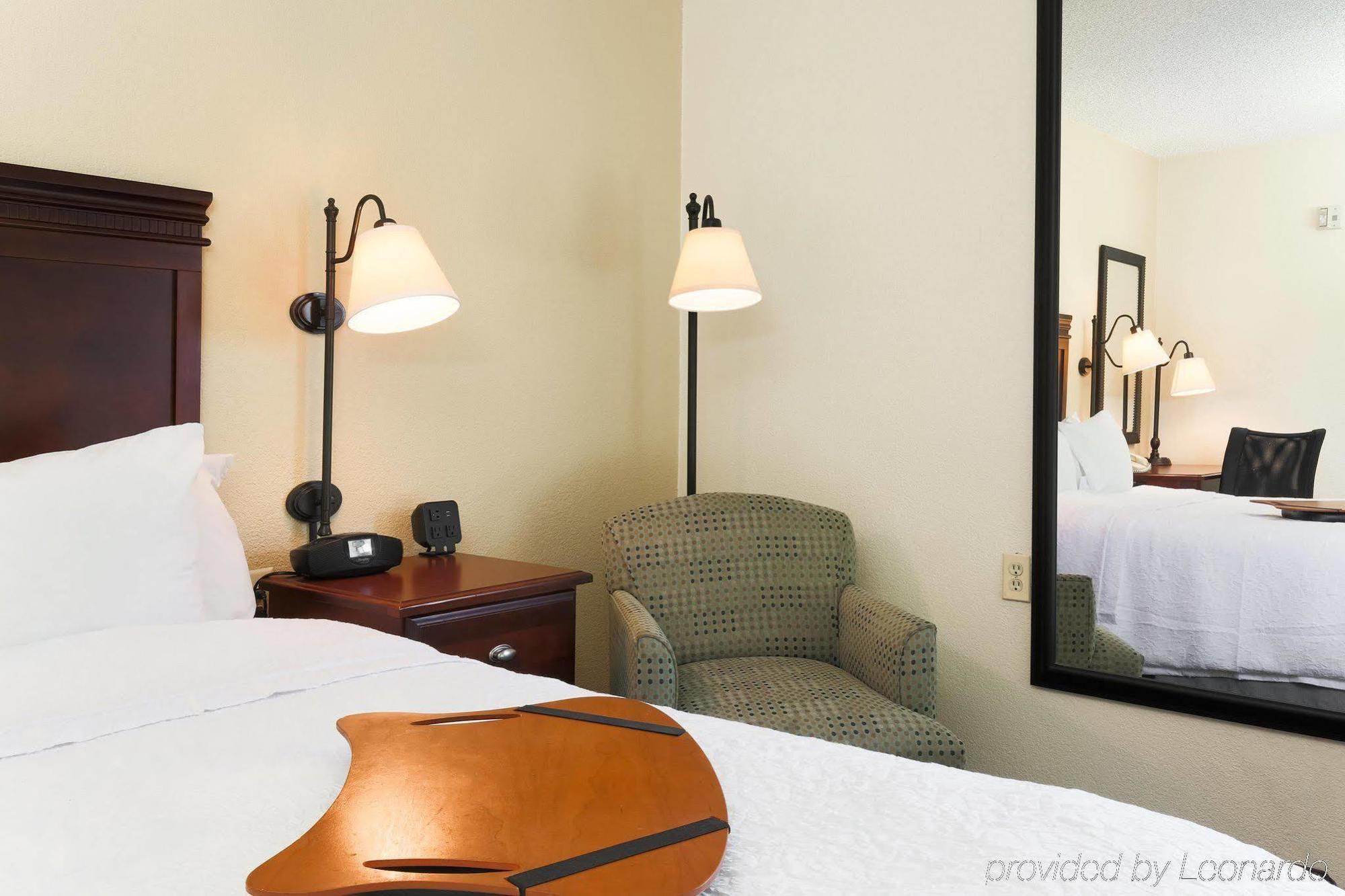 Hampton Inn Ft. Lauderdale-Cypress Creek Форт-Лодердейл Экстерьер фото